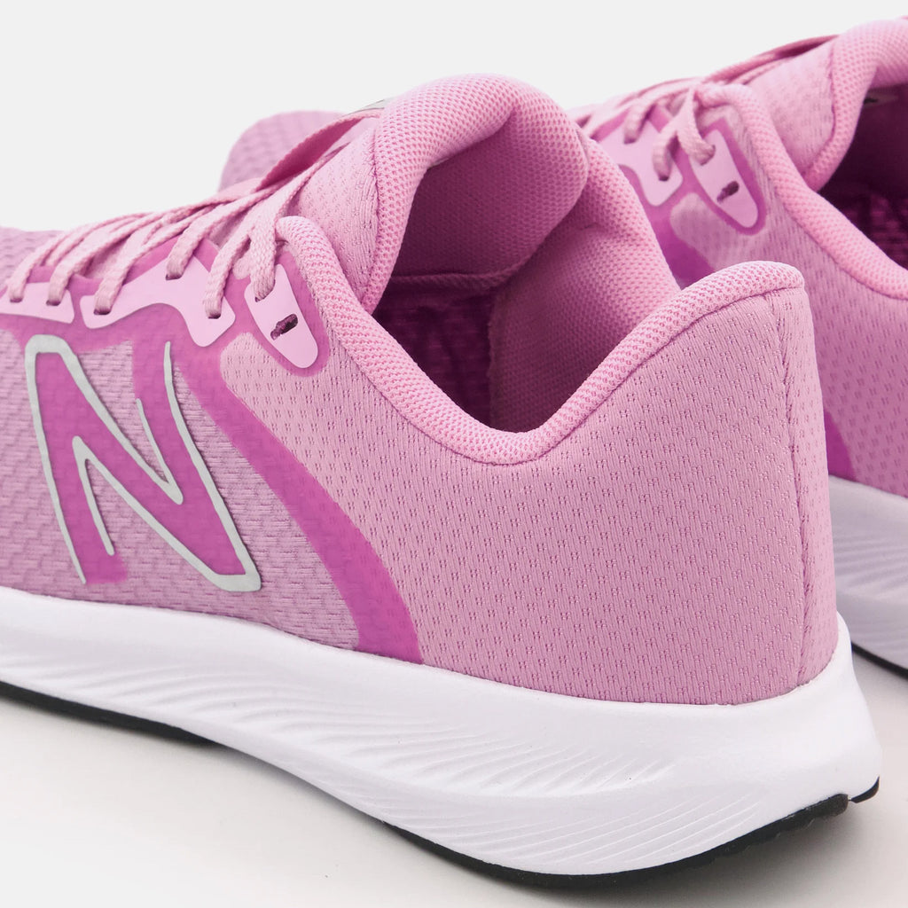 New Balance 413