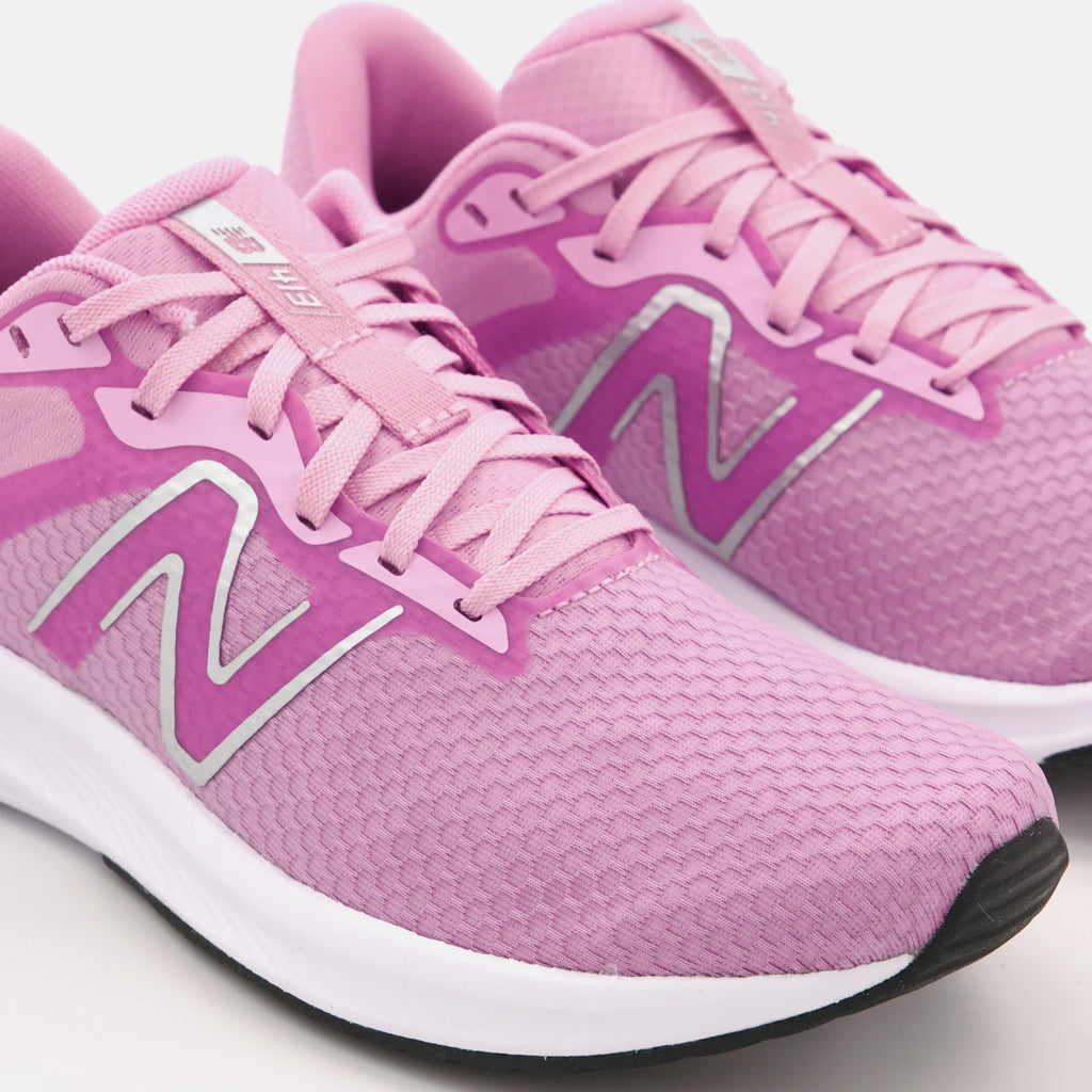 New Balance 413