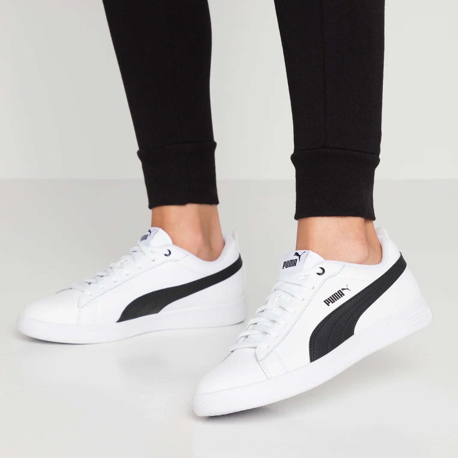 Puma Smash v2 Sneakers